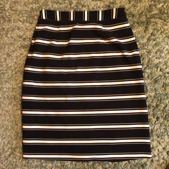 ZARA Basic Medium Black and White striped faux wrap Midi Skirt Side Zip - Picture 3 of 5